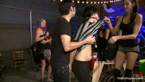 Brand New Model Gets the full Public Disgrace Experience ASS ALERT