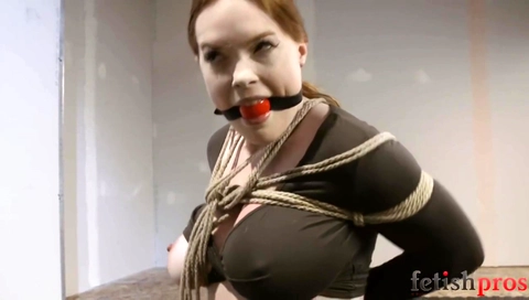 Summer Hart In Frogtied Escape Challenge