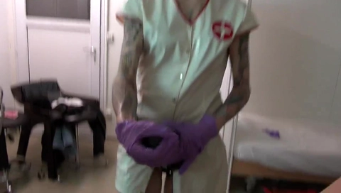 Pretty nurse three : Huge STRAPON