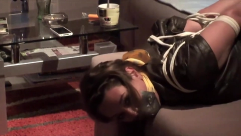 girl trying bondage