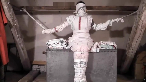 Chair mummified2