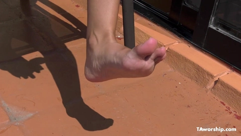 Cleaning the feet of Bella - Taworship